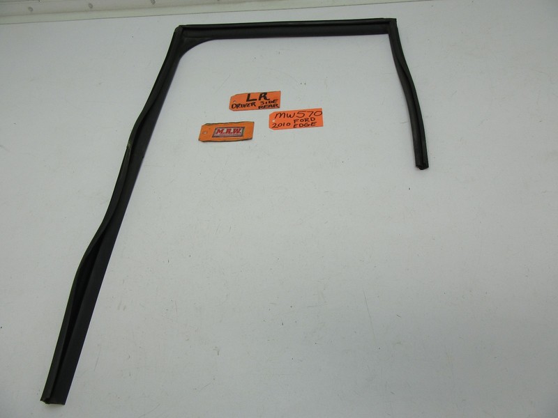 LEFT REAR DOOR PANEL GLASS WINDOW RUN TRACK RUBBER SEAL STRIP WEATHER MOLDING LR