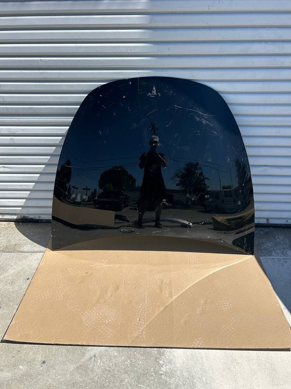 ✅2023 Tesla Model Y Hood OEM w/dent and scratch