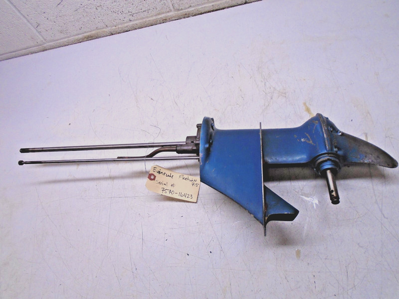 D 1957 evinrude fleetwin 7.5 lower unitgear case 7570