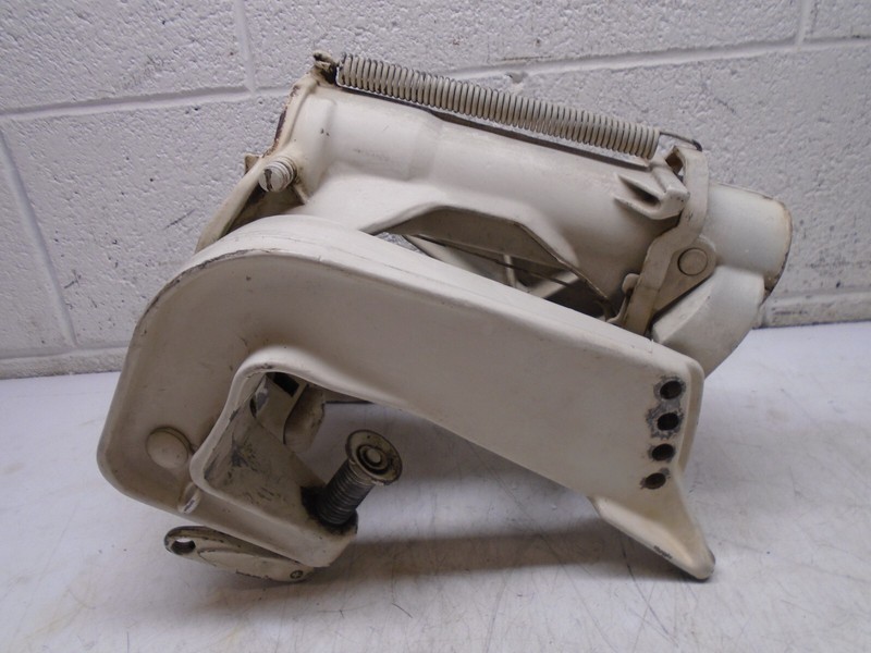 K4Evinrude Johnson 33 Hp Outboard Swivel Stern Bracket Assembly 310183 379399