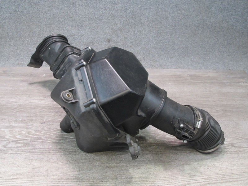 2012-2018 BMW F12 F13 M6 S63T LEFT SIDE ENGINE AIR INTAKE MUFFLER BOX HOUSING