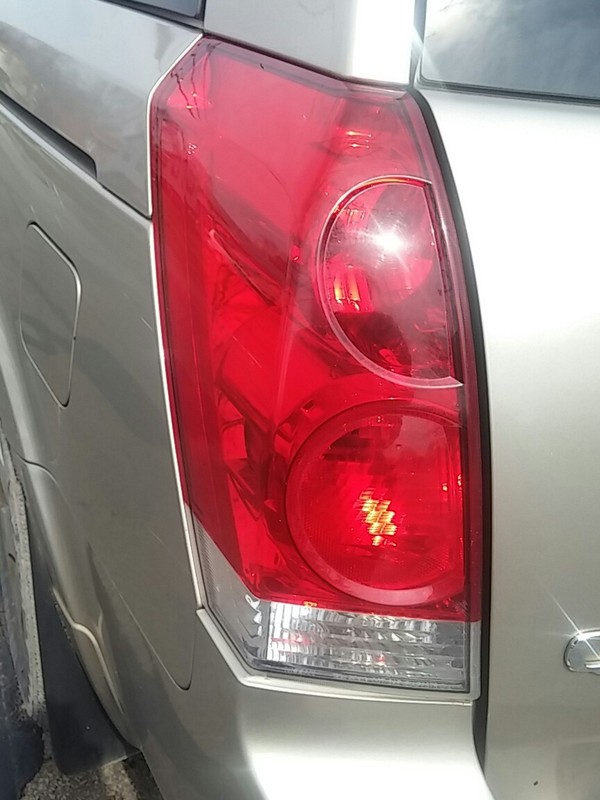04-09 Nissan Quest Rear Left DRIVER SIDE LH Brake Tail LightTaillight w/bulbS