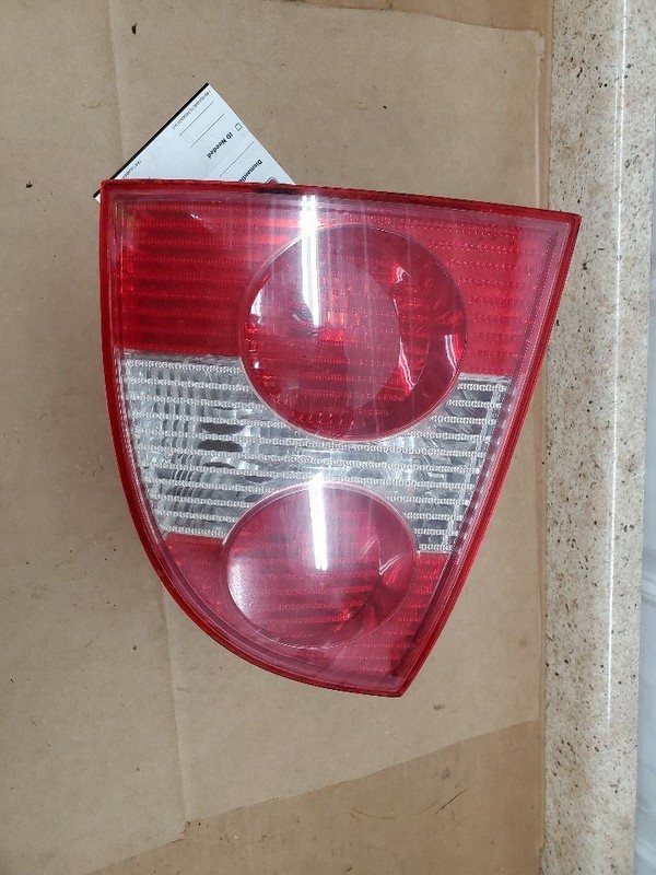 Passenger Right Tail Light Excluding W8 Sedan Fits 01-05 PASSAT 292482