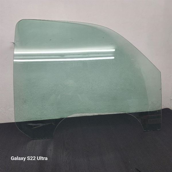 99-07 GMC Sierra Front Right Passenger Door Glass Window OEM 15891715