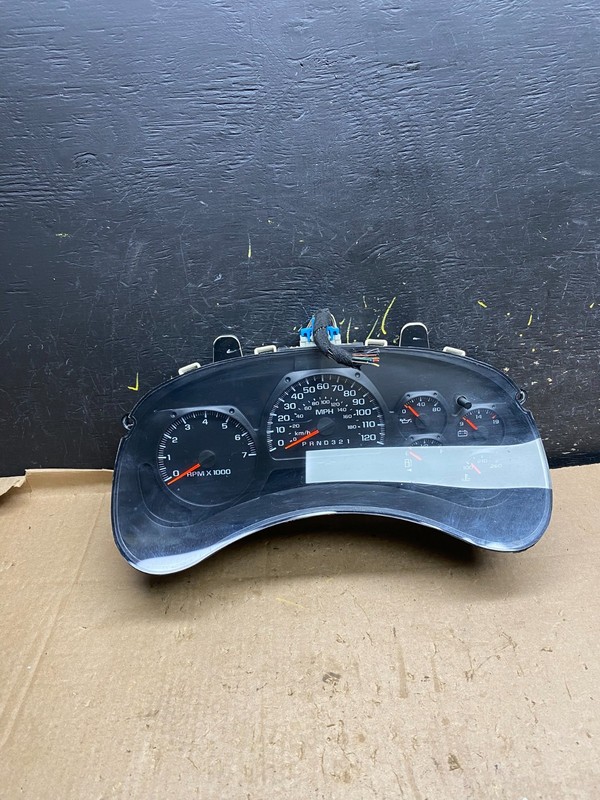 2003 Oldsmobile Bravada Speedometer Cluster Gauge OEMZ1791 DG