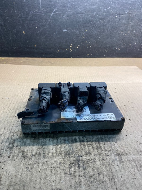 2005 Chrysler Pacifica Engine Control ECU ECM EBX Module Z4675 DG