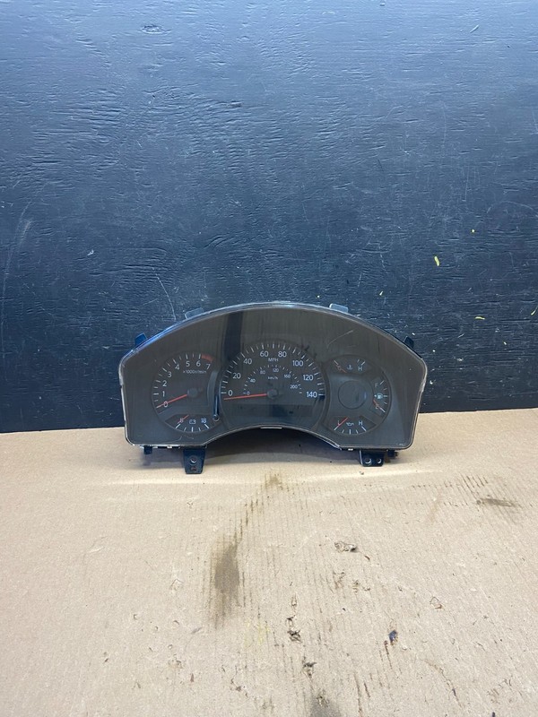 2004 to 2007 Nissan Titan Speedometer Cluster Gauge Bezel Q7346 DG