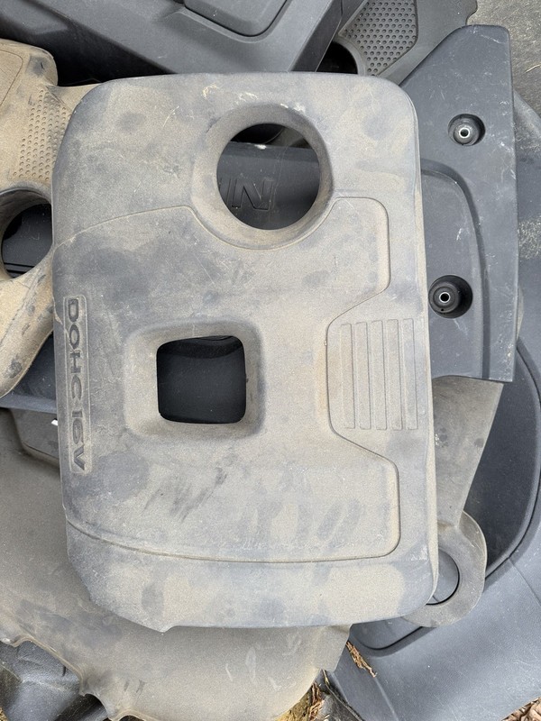 2016-2018 HYUNDAI ELANTRA ENGINE COVER 29240-2E060 OEM