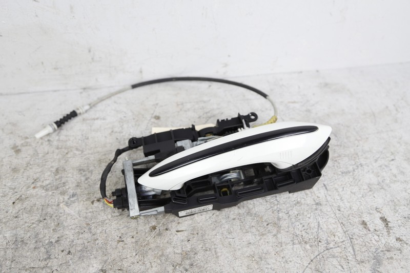 11-16 BMW 535i F10 Rear Passenger Side Door Exterior Handle W/ Carrier White 300