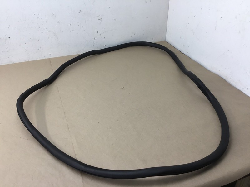Audi A8 A8L D5 2019 Front Left Driver Door Weatherstrip Seal Rubber 19-23 ; :O