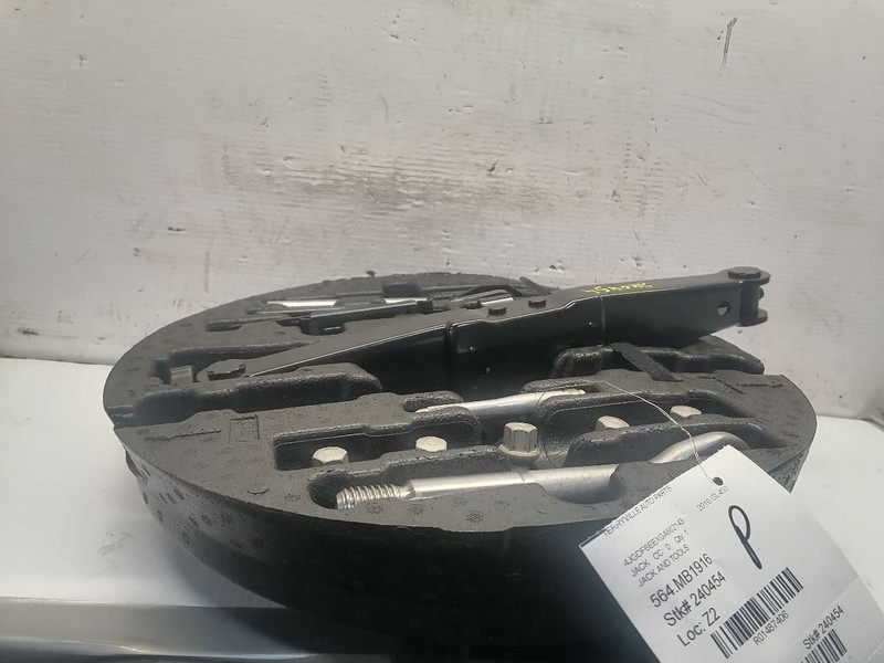 Jack and Tools Set Kit Fits 2016 GL450