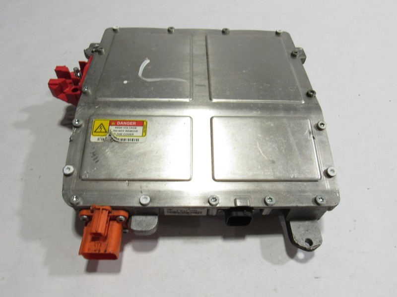 11 12 Fisker Karma 2012 Front High Voltage Hybrid DC Converter Control Unit @1