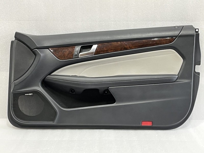 2012 2013 2014 2015 MERCEDES C250 C350 C204 PASSENGER DOOR TRIM PANEL ASH GRAY