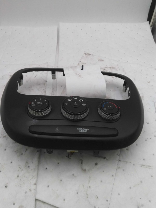 2018 KIA SOUL A/C Selector Switch OEM Black 97250B2AS2ASB 115k Miles