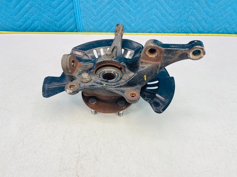18-23 HYUNDAI KONA FWD FRONT LEFT DRIVER SIDE SPINDLE KNUCKLE HUB OEM