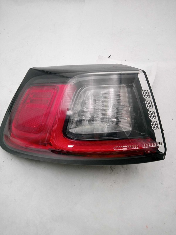 Used Left Tail Light Assembly fits: 2019 Jeep Cherokee quarter panel mounted LED