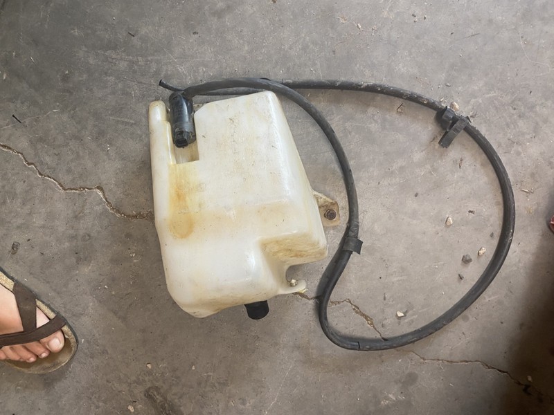 1997-2014 FORD E250 E150 E350 Windshield Washer Reservoir OEM