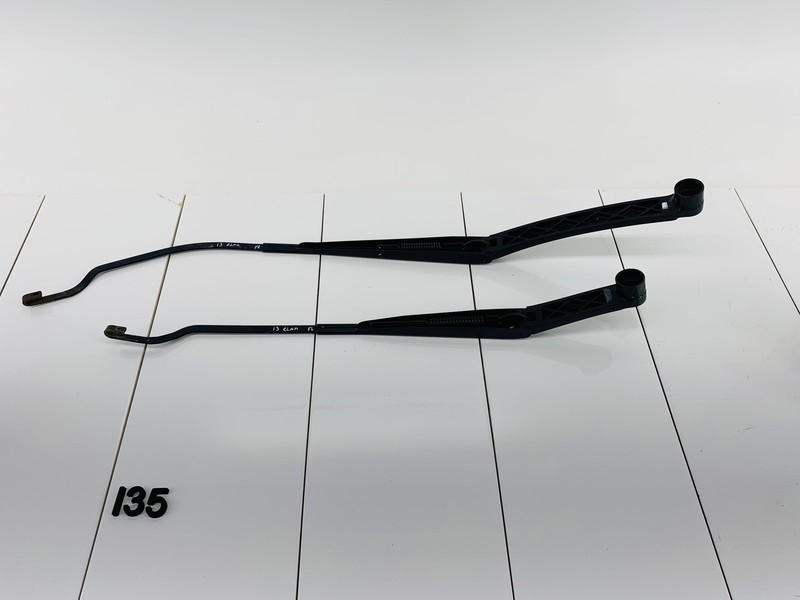 11-16 HYUNDAI ELANTRA RIGHT & LEFT SIDE WINDSHIELD WIPER WASHER ARM SET OF 2 OEM