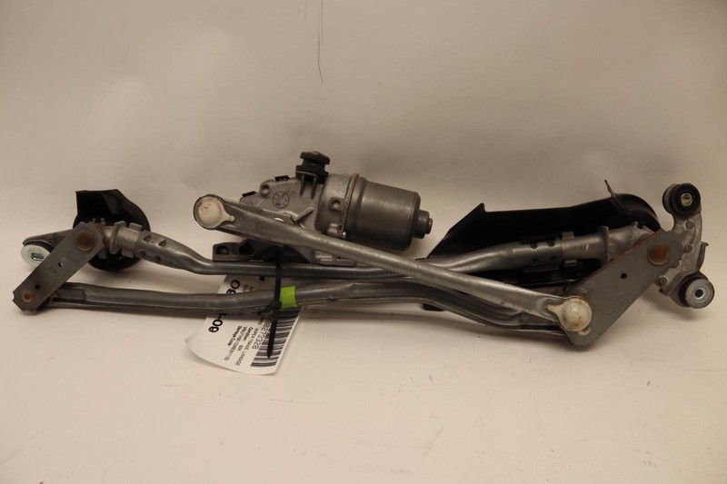 2014-2019 LEXUS IS350 SEDAN WINDSHIELD WIPER MOTOR TRANSMISSION LINKAGE OEM