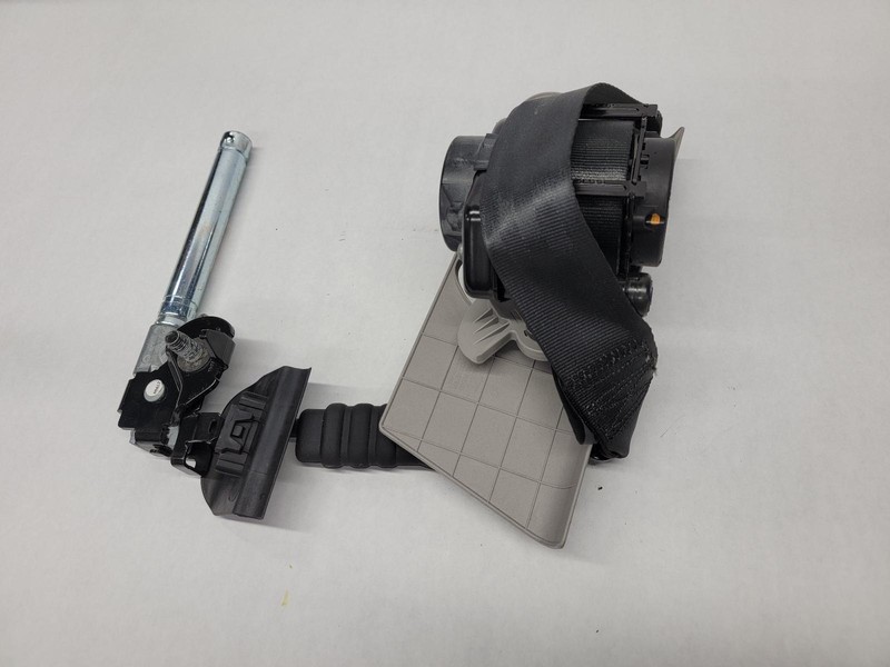 14-'18 KIA FORTE Front Seat Belt Sedan passenger retractor OEM
