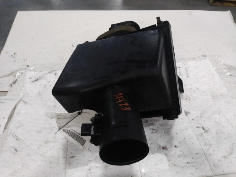 Used Air Cleaner Assembly fits: 2015 Nissan TitanGrade B