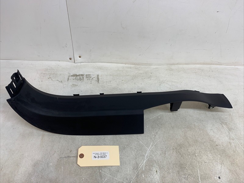 16-20 TESLA MODEL X A PILLAR LOWER LEFT DRIVER 1035963-00-E 30037 U8