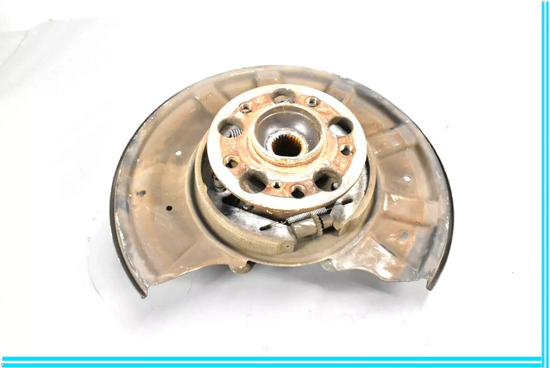 10-18 Mercedes W218 CLS400 E350 Rear Left Side Wheel Spindle Knuckle Hub OEM