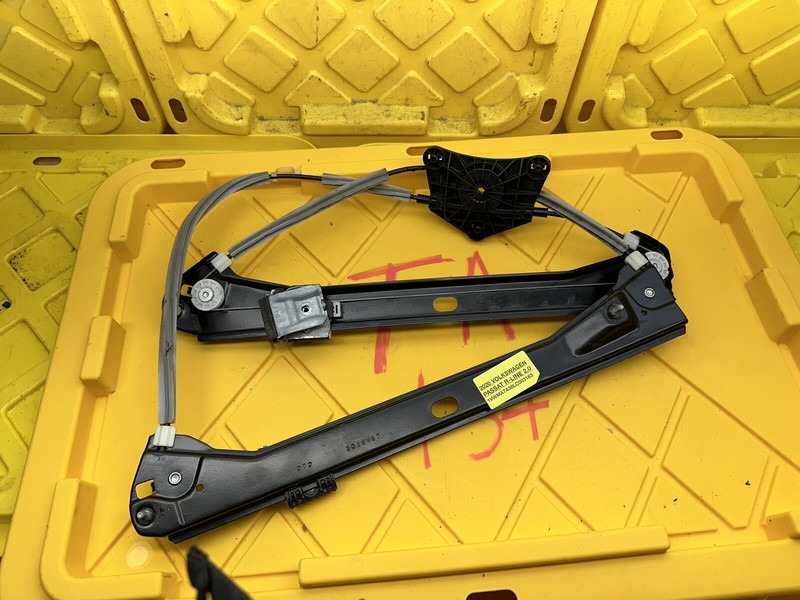 2012-2020 VOLKSWAGEN PASSAT FRONT LEFT SIDE DOOR WINDOW REGULATOR OEM