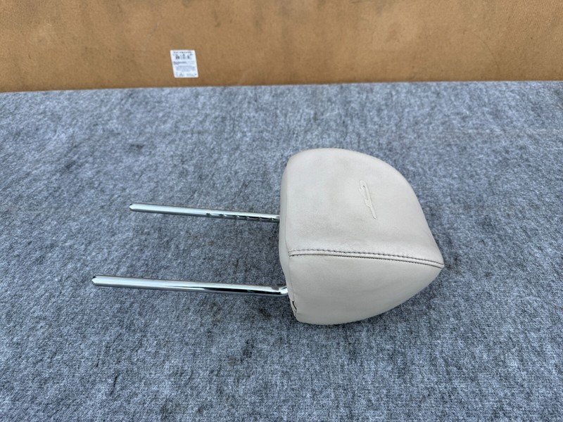 KIA STINGER 2018-2023 OEM FRONT SEAT HEADREST GRAY (FITS LEFT AND RIGHT)