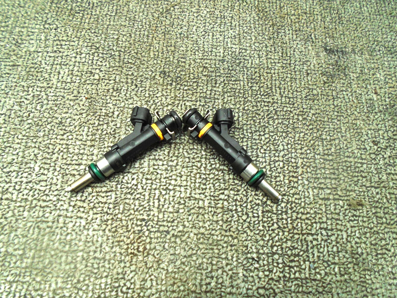 Suzuki Outboard FUEL INJECTOR ASSY (PAIR) 15710-98L00 2018 DF 350A Motor #4