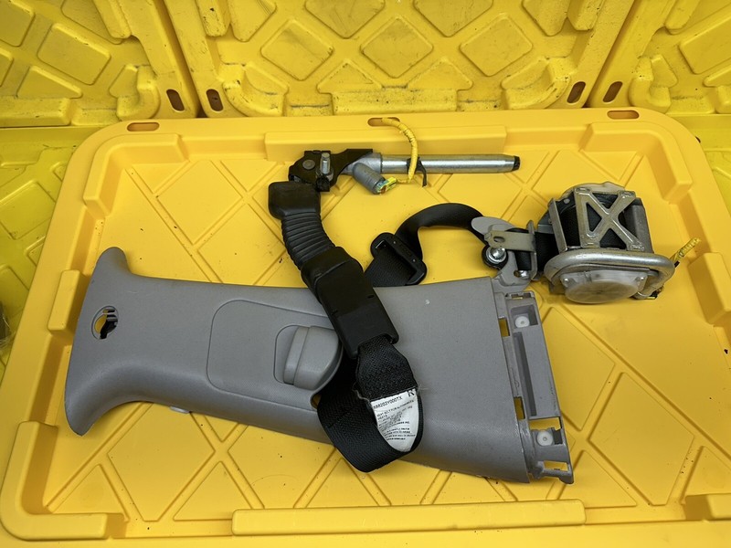 2011-2013 HYUNDAI ELANTRA SEDAN RIGHT FRONT SEAT BELT 88820-3Y000-TX