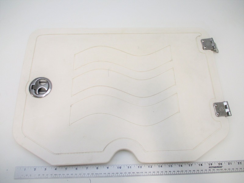 2005 Hurricane Sundeck SD257DC Hinged Bow Anchor Cover 21 3/8" X 15 3/8"
