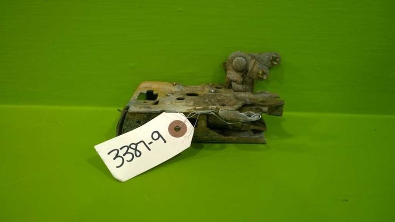 75 76 77 78 79MONARCH GRANADA PASSENGER RIGHT REAR DOOR LOCK LATCH OEM 3387-9