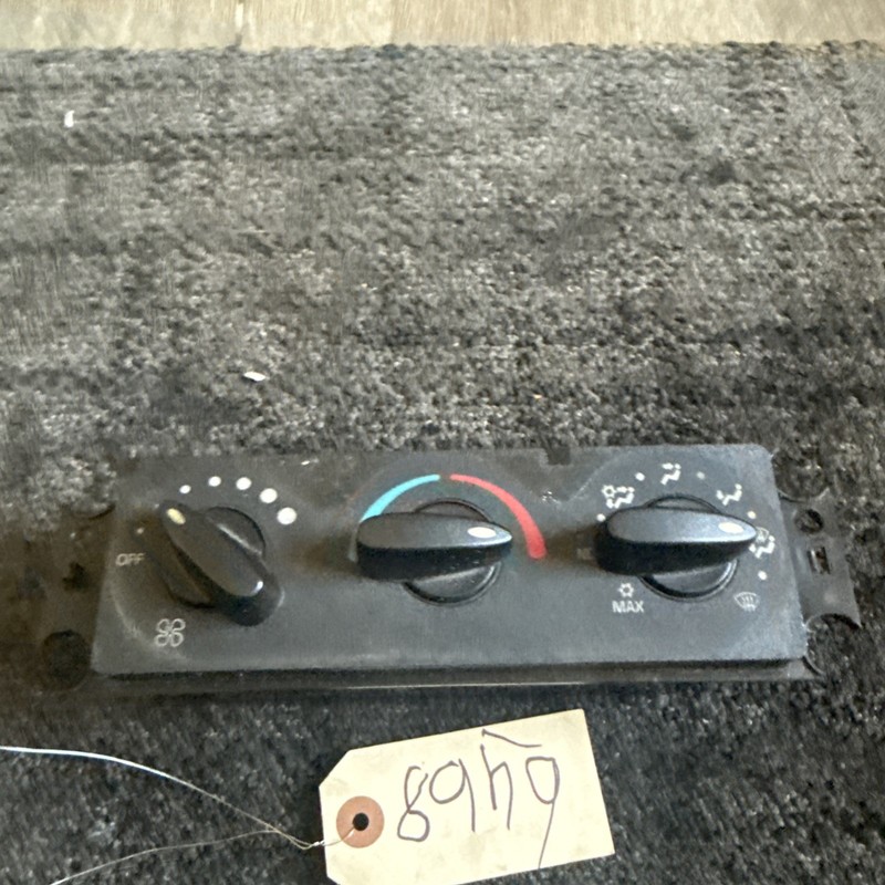 INTERNATIONAL AC CONTROL PANEL - P/N Missing