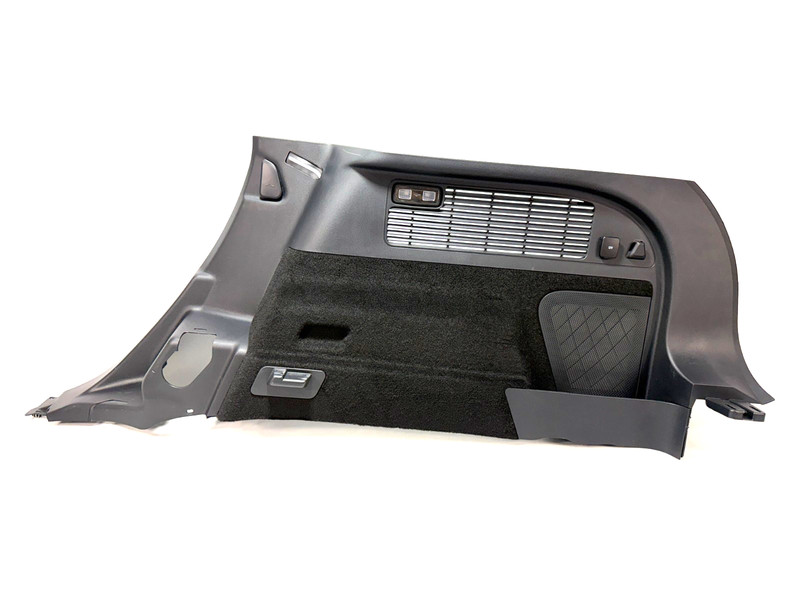 📌 2021-2025 MUSTANG MACH-E RIGHT PASS REAR TRUNK LOWER QUARTER PANEL TRIM OEM