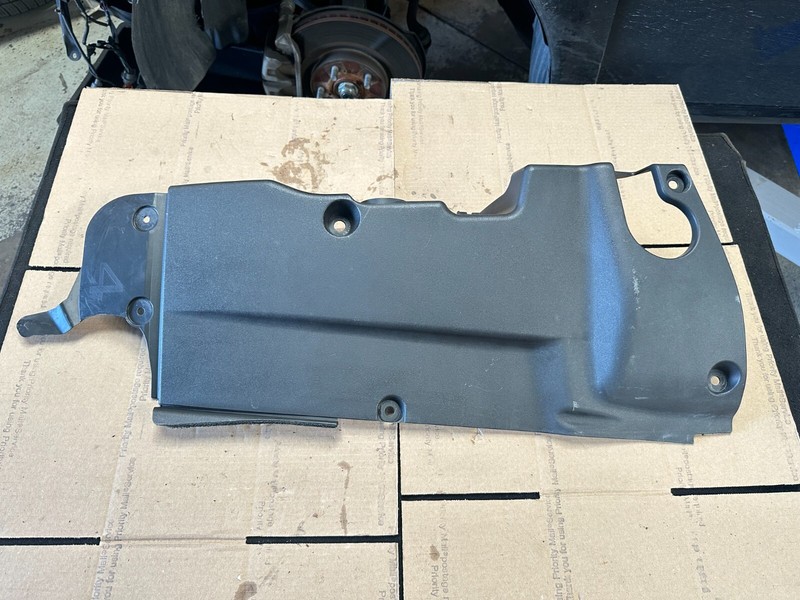 06-15 Lexus IS FRONT LEFT DRIVER SIDE ENGINE COVER OEM 53796-53030