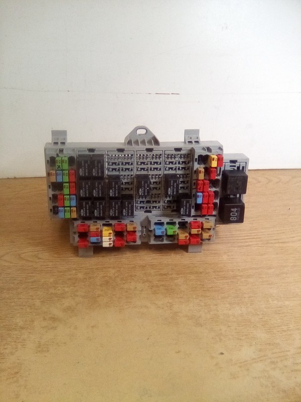 International LT Fuse Relay Block