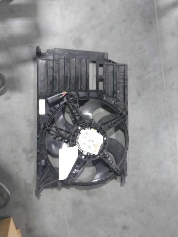 2021 BMW X1 Engine Cooling Fan Motor OEM 17427617610 38K Miles White