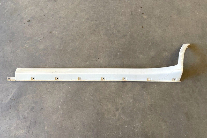 1998-2002 Lexus LX470 Left Side Skirt Rocker Panel Molding 1535 OEM