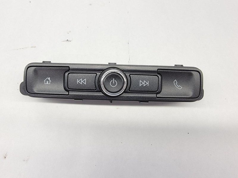 16-'19 CHEVROLET SILVERADO 3500 radio control panel OEM1 Year Wnty!