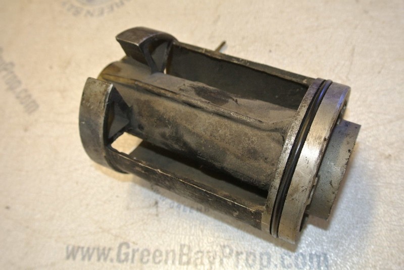 0313568 313568 Propshaft Bearing Carrier Housing V4 Evinrude Johnson & Cobra