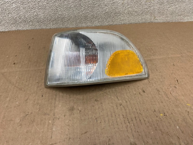 1998 to 2001 Volvo C70 Left Driver LH Side Turn Signal OEM Y2698 DW