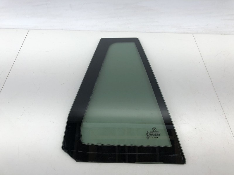 04-10 BMW X3 E83 REAR RIGHT PASSENGER SIDE DOOR QUARTER WINDOW GLASS OEM