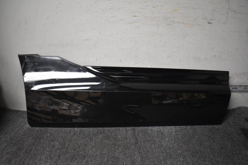 2019-2023 AUDI E TRON QUATTRO PREMIUM PLUS RIGHT SIDE DOOR MOLDING FACTORY OEM