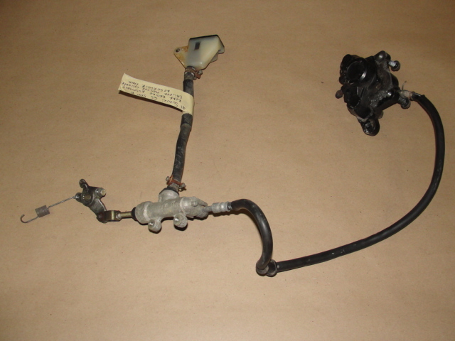 91 SUZUKI GS 500 E REAR BRAKE ASSEMBLY CALIPER MASTER CYLINDER RESERVOIR GS500
