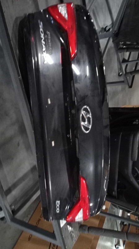 2016 Hyundai Sonata Deck Lid Trunk Lid OEM Used 37K Miles NJ25-13635-376242