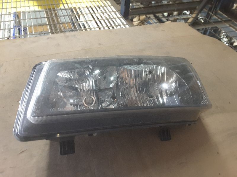 Driver Headlight Without Lower Body Cladding Fits 03-04 AVALANCHE 1500 137726
