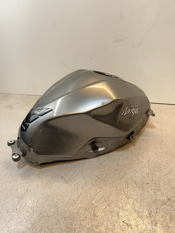 13-17 NINJA EX300 GAS TANK FUEL CELL PETROL RESERVOIR14 15 16 17 13