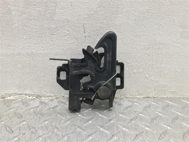 2002 CHEVROLET TAHOE HOOD LATCH OEM 15756432