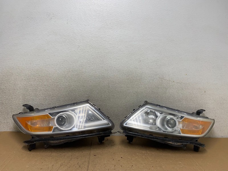 2011 2012 2013 Honda Odyssey Left+Right Side Headlights Halogen V3809 DW